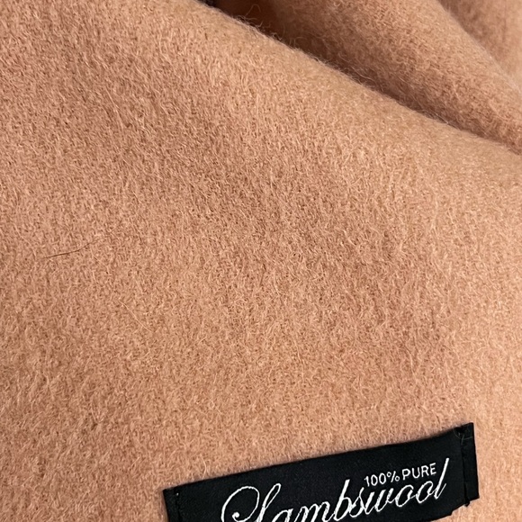 Beautiful Lambswool Scarf - Picture 4 of 4